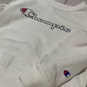 BRAND NEW White Champion sweatshirt- size 5 , Unisex (navy & red lettering)